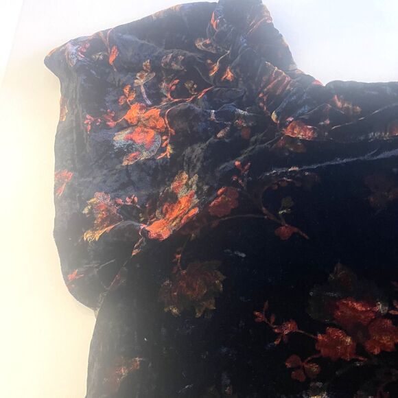 Loft Womens Velvet Floral Top Sz XL Short Sleeves Romantic Coquette Whimsigoth - Picture 5 of 15